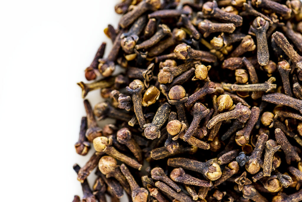 Sorted whole clove buds bulk