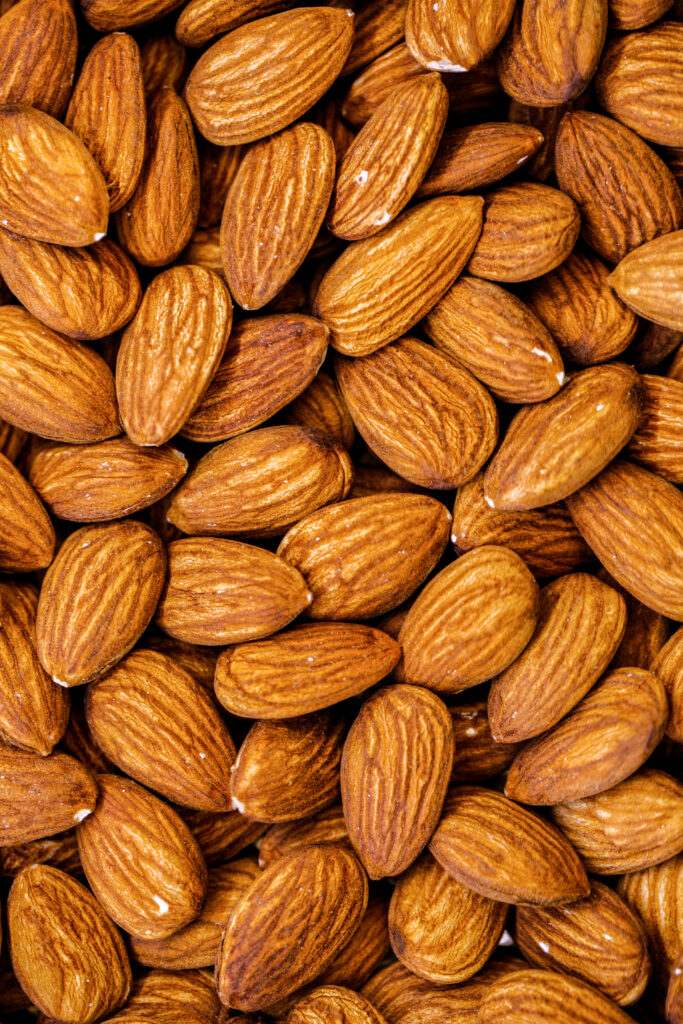 Pahank raw almonds packaging